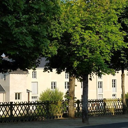Gite Des Grands Moulins De Bauge Exterior foto