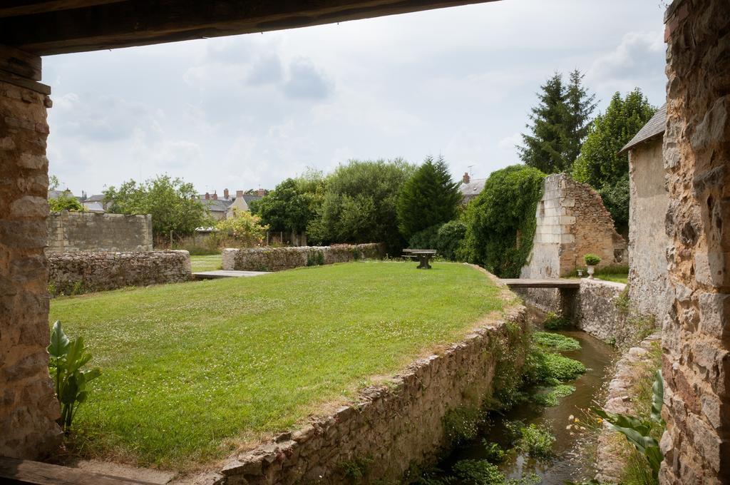 Gite Des Grands Moulins De Bauge Exterior foto